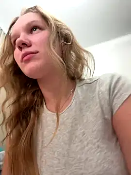 Snapshot of Ketitull chatting on 10-04-25, 09:07 Ketitull online show from 10-04-25, 09:07