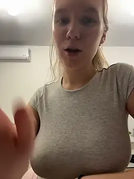 Snapshot of Ketitull chatting on 03-16-26, 06:56 Ketitull online show from 03-16-26, 06:56