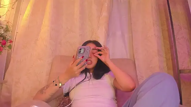 Chanttall  online show from 12-18-24, 04:20