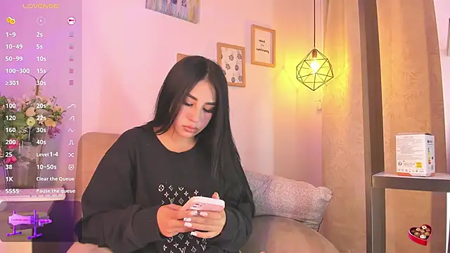 Chanttall  online show from 02-20-25, 05:12