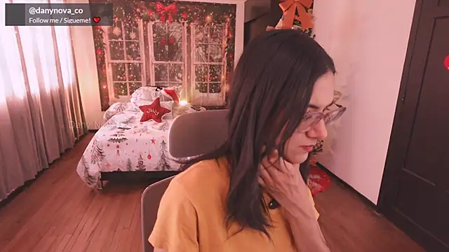 Snapshot of DanyNova_Co chatting on 12-13-24, 07:10 DanyNova Co online show from 12-13-24, 07:10