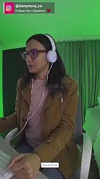 Snapshot of DanyNova_Co chatting on 02-18-25, 07:52 DanyNova Co online show from 02-18-25, 07:52