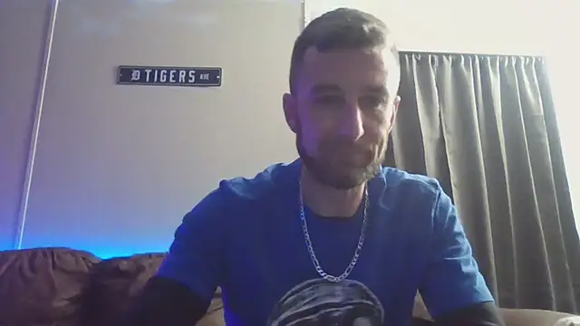 Snapshot of HungStud4You chatting on 02-27-25, 04:41 HungStud4You online show from 02-27-25, 04:41