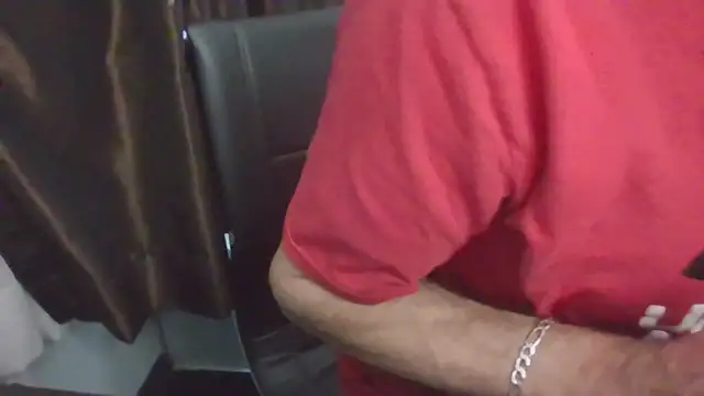 Snapshot of HungStud4You chatting on 11-10-25, 04:11 HungStud4You online show from 11-10-25, 04:11