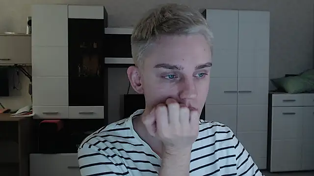 angryzan online show from 02-20-25, 07:23