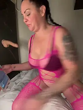 IvyWylde online show from 12-18-24, 10:46