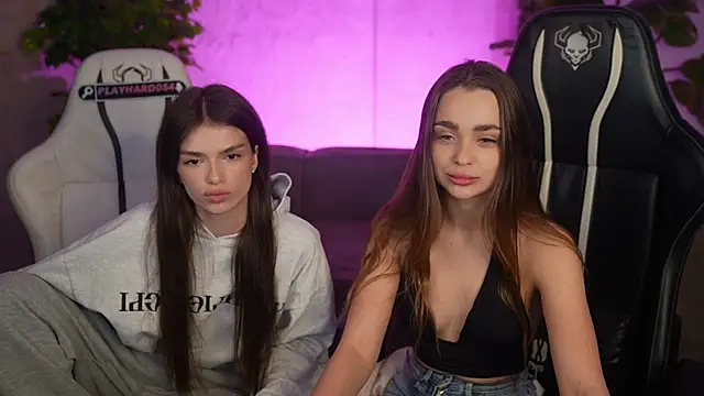 Snapshot of Lana_Pulse chatting on 04-01-26, 06:27 Lana Pulse online show from 04-01-26, 06:27