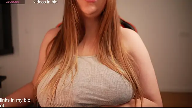 Vikky Love online show from 12-29-24, 09:09