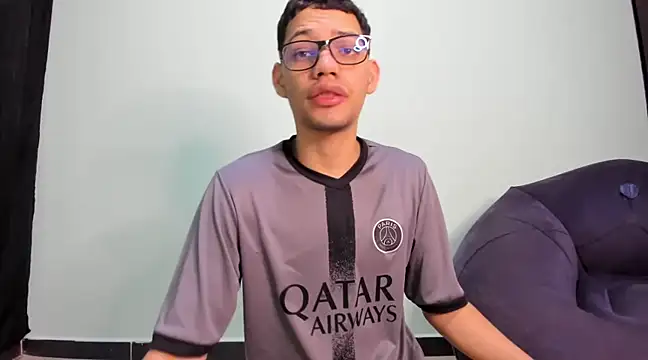 Snapshot of Diego-Monsalve chatting on 01-24-25, 02:18 Diego-Monsalve online show from 01-24-25, 02:18