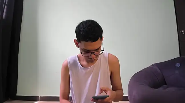 Snapshot of Diego-Monsalve chatting on 01-26-25, 05:55 Diego-Monsalve online show from 01-26-25, 05:55