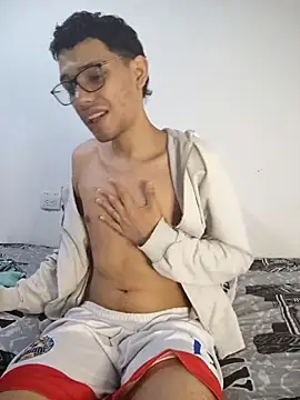 Snapshot of Diego-Monsalve chatting on 03-19-25, 06:01 Diego-Monsalve online show from 03-19-25, 06:01