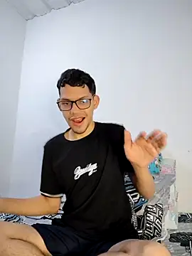 Snapshot of Diego-Monsalve chatting on 03-21-25, 01:56 Diego-Monsalve online show from 03-21-25, 01:56