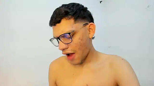 Snapshot of Diego-Monsalve chatting on 09-29-25, 10:25 Diego-Monsalve online show from 09-29-25, 10:25