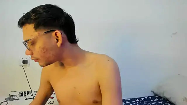 Snapshot of Diego-Monsalve chatting on 10-04-25, 10:41 Diego-Monsalve online show from 10-04-25, 10:41