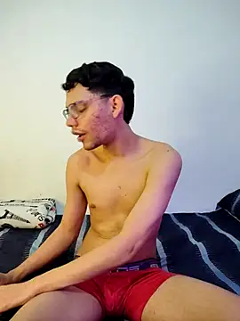 Snapshot of Diego-Monsalve chatting on 10-13-25, 07:36 Diego-Monsalve online show from 10-13-25, 07:36