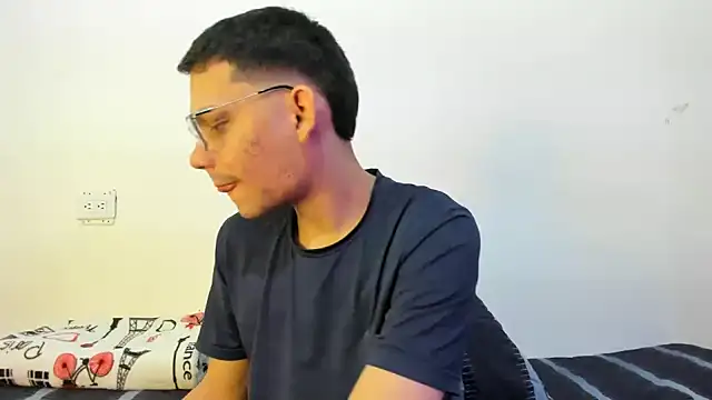 Snapshot of Diego-Monsalve chatting on 10-17-25, 10:34 Diego-Monsalve online show from 10-17-25, 10:34