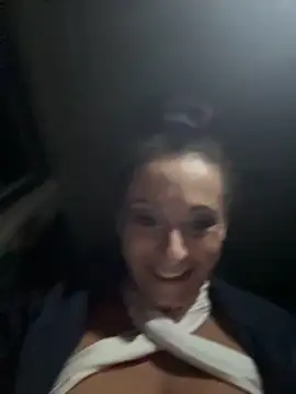 Snapshot of therealbeverlycious chatting on 02-13-26, 10:17 therealbeverlycious online show from 02-13-26, 10:17