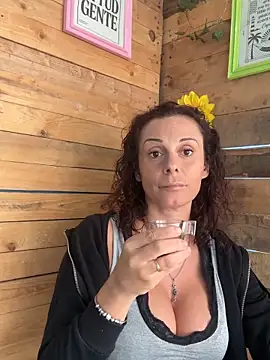 therealbeverlycious online show from 04-09-26, 09:15