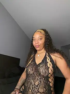 Snapshot of Therealaaliyahnichols chatting on 06-15-26, 02:14 Therealaaliyahnichols online show from 06-15-26, 02:14
