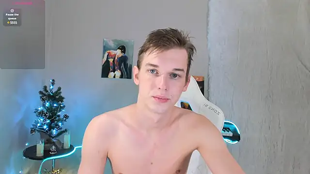 Snapshot of 4ever_dude chatting on 01-03-25, 04:00 4ever dude online show from 01-03-25, 04:00