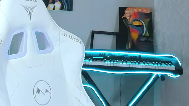 Snapshot of 4ever_dude chatting on 02-20-25, 03:56 4ever dude online show from 02-20-25, 03:56