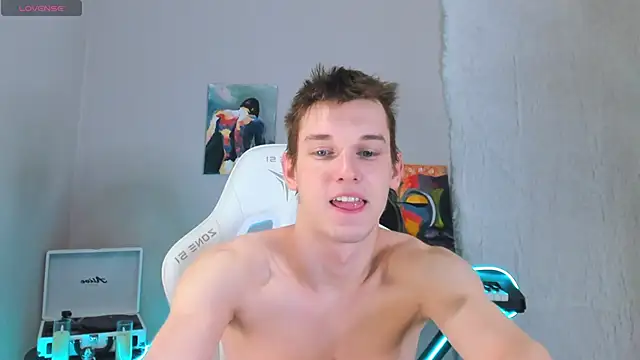 Snapshot of 4ever_dude chatting on 02-23-25, 05:01 4ever dude online show from 02-23-25, 05:01