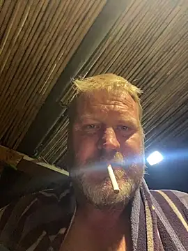 Snapshot of sexycouple109 chatting on 03-20-25, 07:57 sexycouple109 online show from 03-20-25, 07:57