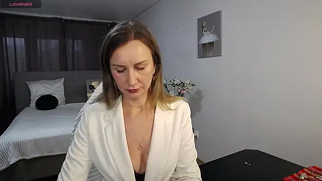 Vanessa Nowak online show from 04-09-26, 07:36