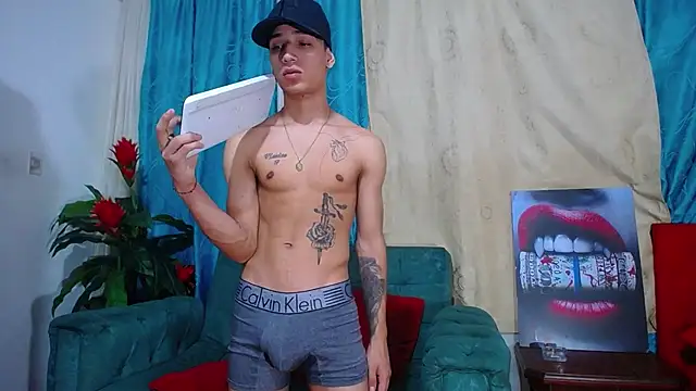 Leon hot X online show from 12-21-24, 10:51