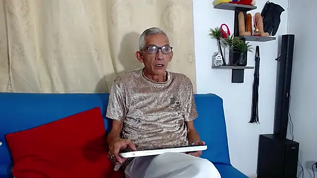 Leon hot X online show from 10-12-25, 01:15