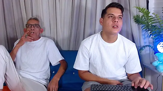 Leon hot X online show from 02-17-26, 08:04