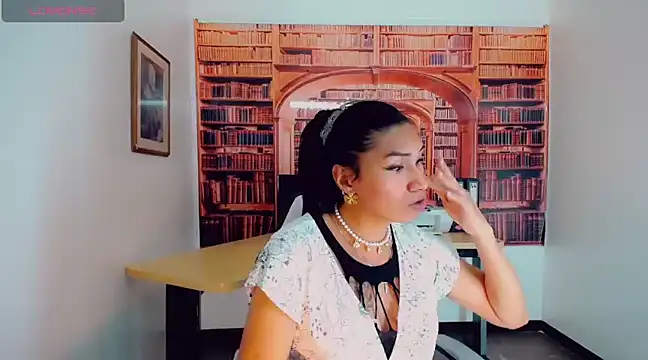 khiara moretti online show from 01-09-25, 11:13