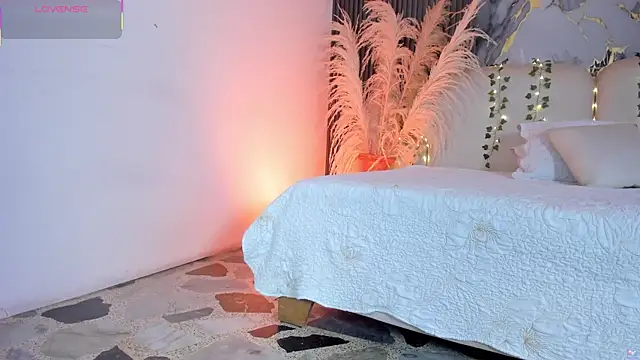 Agathaargent  online show from 01-11-26, 11:48