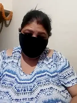 Snapshot of Shoni__ chatting on 12-01-24, 06:19 Shoni online show from 12-01-24, 06:19