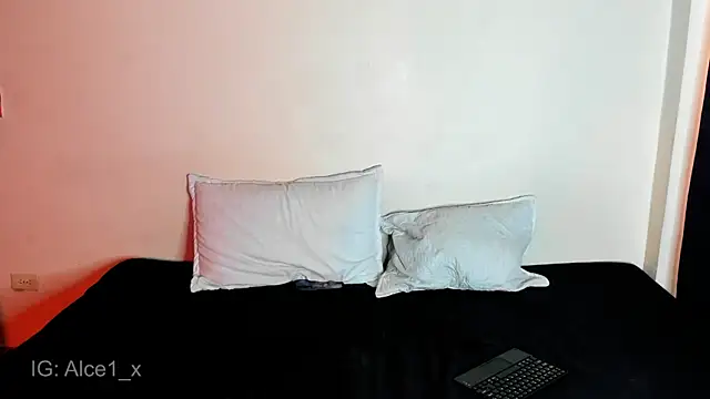 Alice fox  - online show from 08-06-26, 03:25
