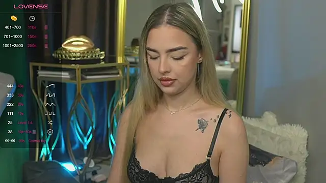 ScarletColes online show from 01-21-25, 01:08