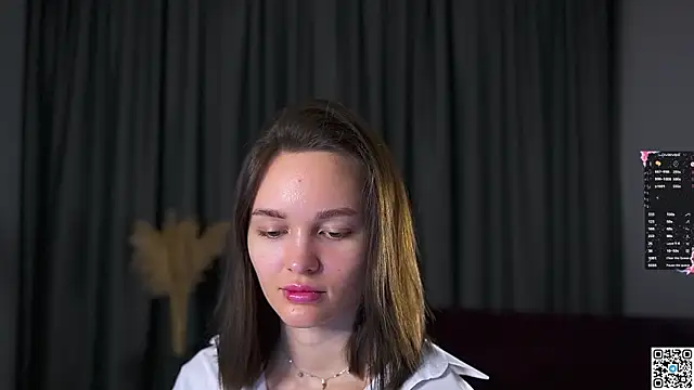 Snapshot of AnneKlint chatting on 12-17-24, 05:07 AnneKlint online show from 12-17-24, 05:07