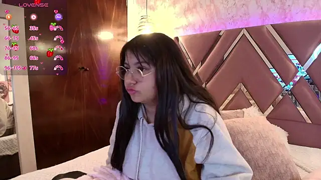 Miaa Smiith1 online show from 01-31-25, 12:07