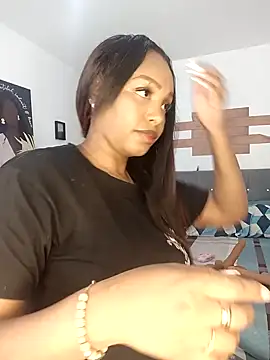 Snapshot of kitty__blackgl chatting on 01-14-25, 11:53 kitty blackgl online show from 01-14-25, 11:53