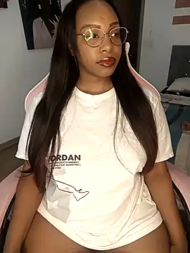 Snapshot of kitty__blackgl chatting on 02-22-25, 10:40 kitty blackgl online show from 02-22-25, 10:40