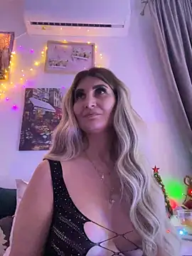 EvelynFrances online show from 12-30-24, 08:15