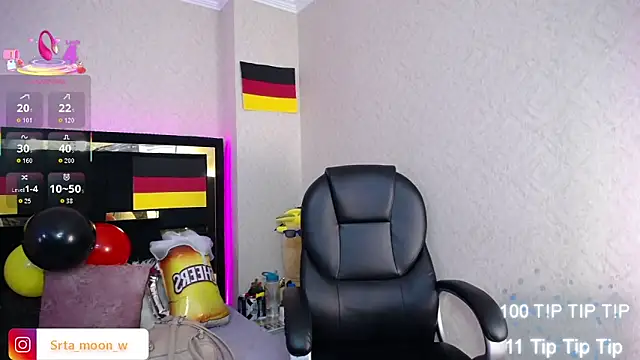 Moon Water   online show from 09-25-25, 11:36