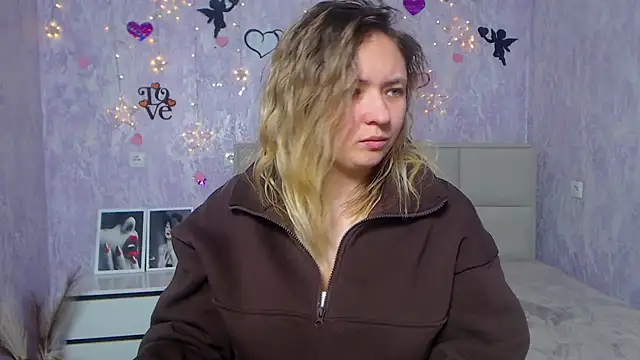 SallyVerda online show from 02-21-25, 09:54