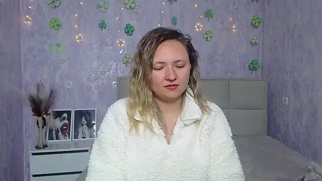 SallyVerda online show from 03-19-25, 04:14