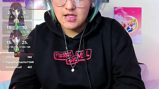 Snapshot of lucky-leah chatting on 01-17-25, 10:11 lucky-leah online show from 01-17-25, 10:11
