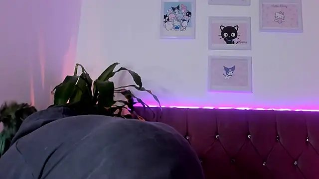 Snapshot of lucky-leah chatting on 02-14-25, 03:11 lucky-leah online show from 02-14-25, 03:11