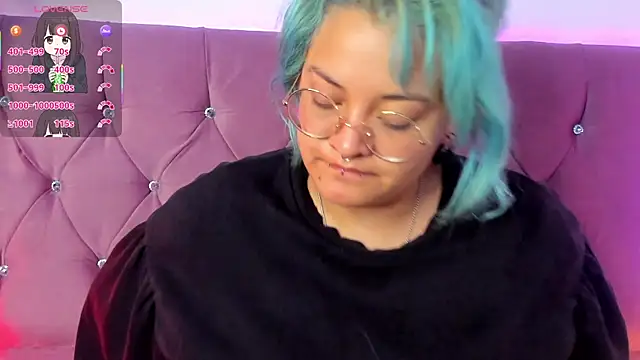Snapshot of lucky-leah chatting on 03-18-25, 06:36 lucky-leah online show from 03-18-25, 06:36