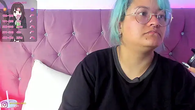 Snapshot of lucky-leah chatting on 03-21-25, 03:33 lucky-leah online show from 03-21-25, 03:33