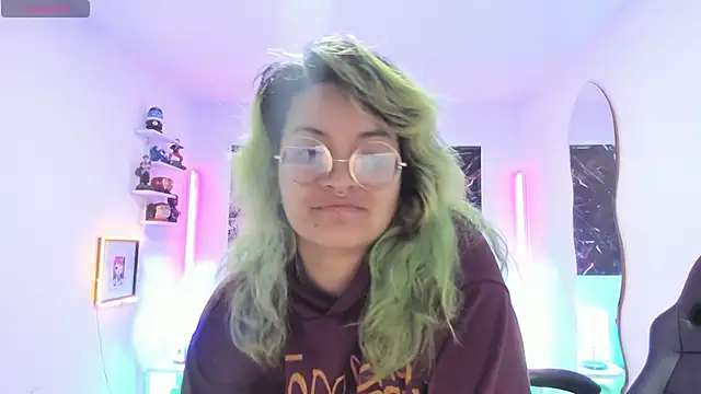 Snapshot of lucky-leah chatting on 10-03-25, 03:36 lucky-leah online show from 10-03-25, 03:36