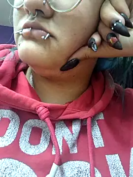 lucky-leah online show from 04-17-26, 03:42